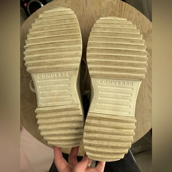 CONVERSE Run Star Hike Platform Floral Embroidery Lgt Field Surplus/Egret W11.5 - Picture 10 of 10